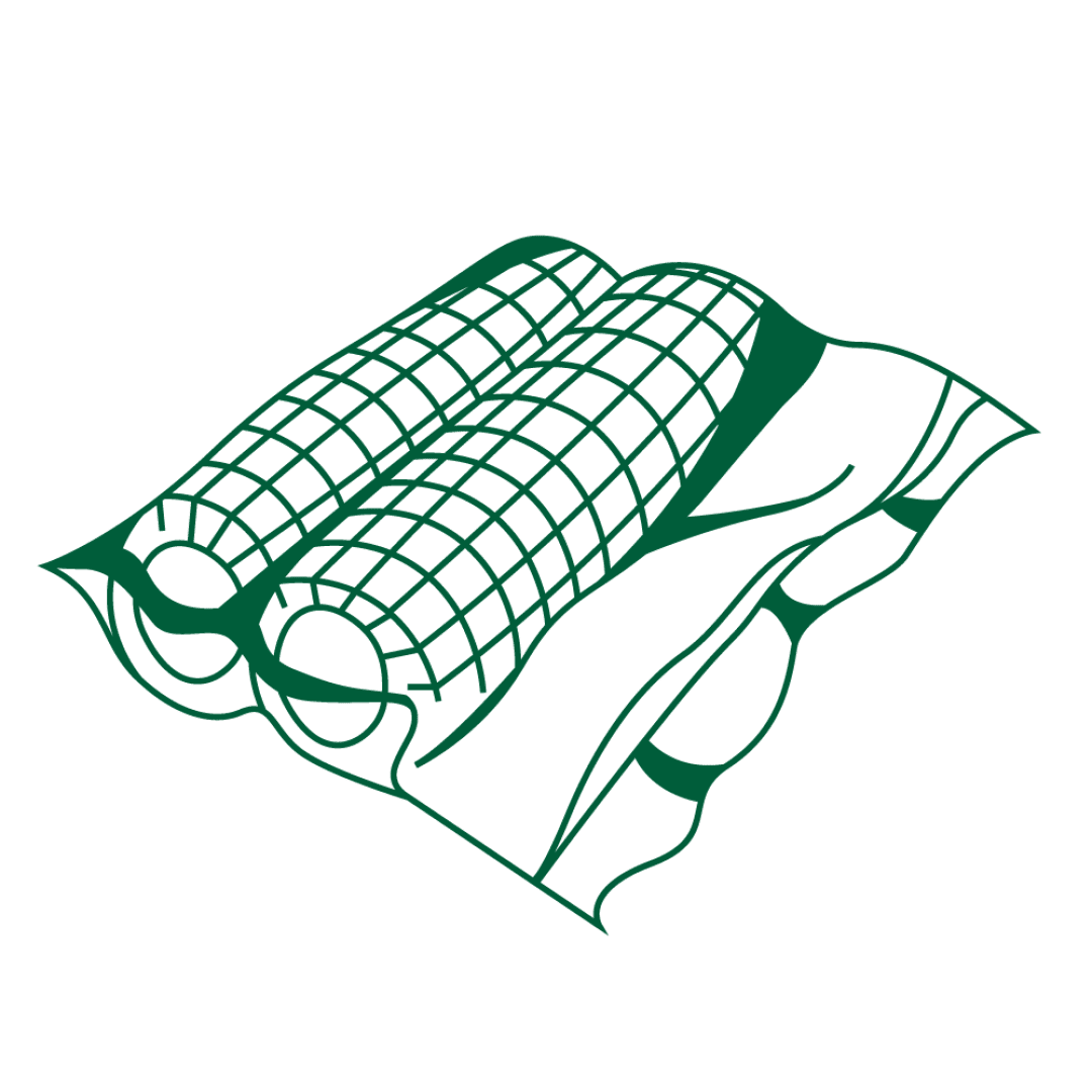 Eine grüne Strichzeichnung von zwei aufgerollten Tamales, die in Maisblätter gewickelt sind und nebeneinander auf einer ebenen Fläche liegen.