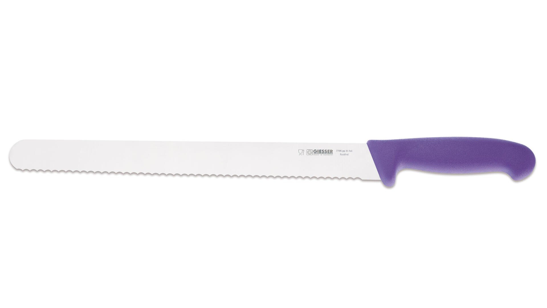 Ein langes, gezahntes Brotmesser mit einer geraden Klinge aus Edelstahl und einem geschwungenen, violetten Griff, fotografiert vor weißem Hintergrund.