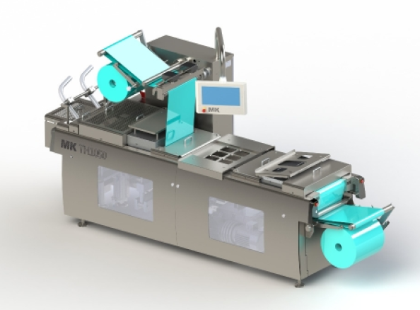 Eine industrielle Verpackungsmaschine aus Edelstahl mit Touchscreen, Rollen zum Einziehen von türkisfarbener Folie und Fächern zur Bearbeitung und Versiegelung von Produkten.